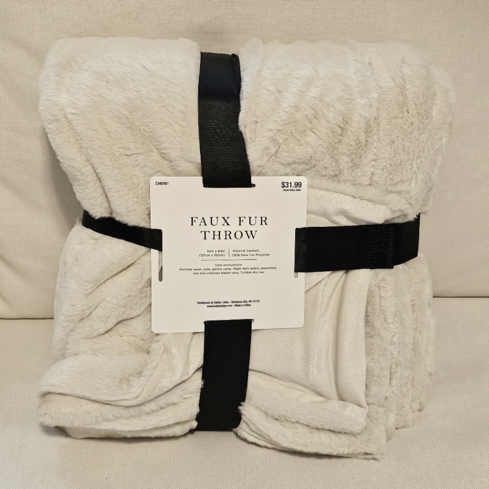 Cream Faux Fur Throw Blanket